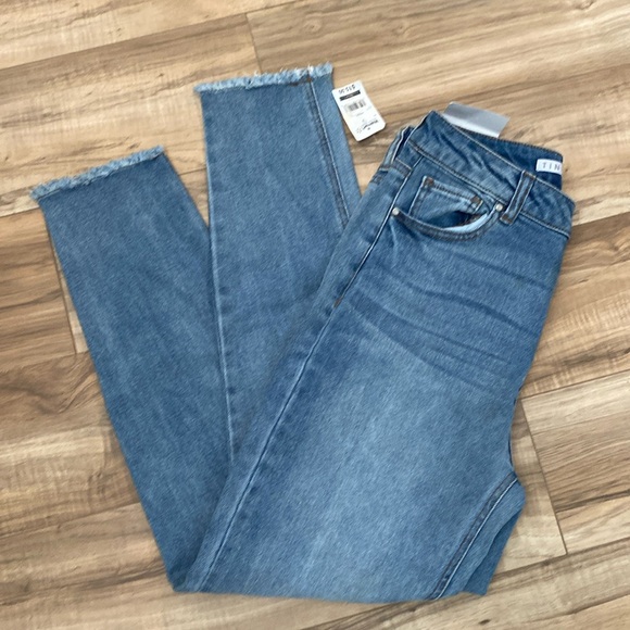 Tinseltown Jeans - Picture 2 of 6